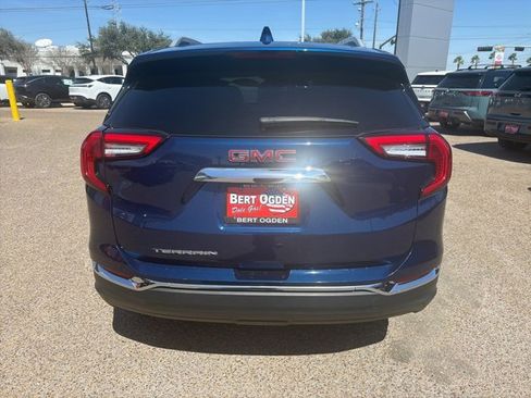 Used 2022 GMC Terrain SLT w/ LPO, Floor Liner Package image 4