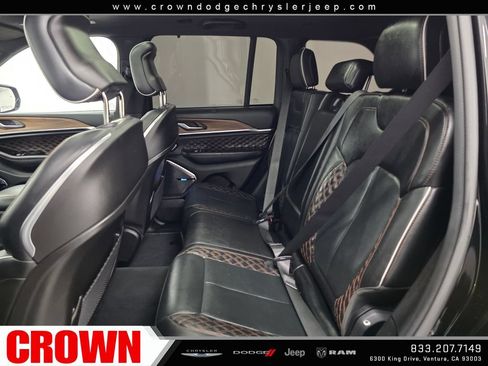 Used 2023 Jeep Grand Cherokee Summit w/ Adv Protech Group IV AWD/4WD image 19