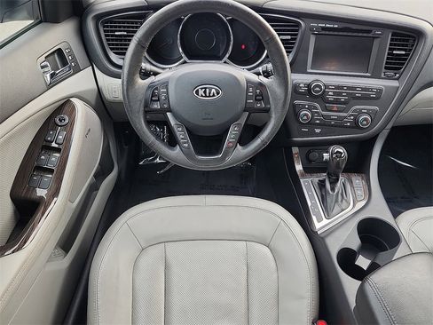 Used 2011 Kia Optima EX w/ Premium Pkg image 11
