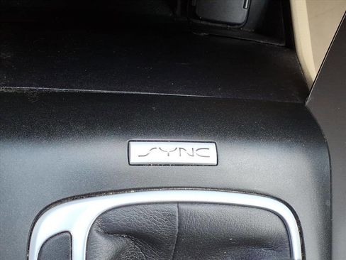 Used 2015 Ford Fusion SE w/ Equipment Group 202A image 22