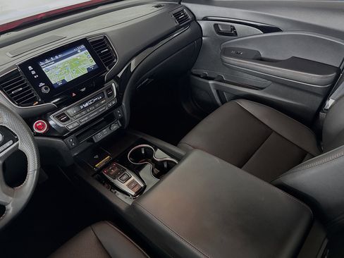 Used 2024 Honda Passport Black Edition image 29