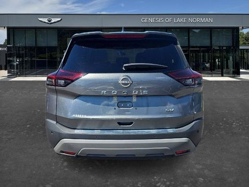 Used 2023 Nissan Rogue SV w/ SV Premium B Package image 8