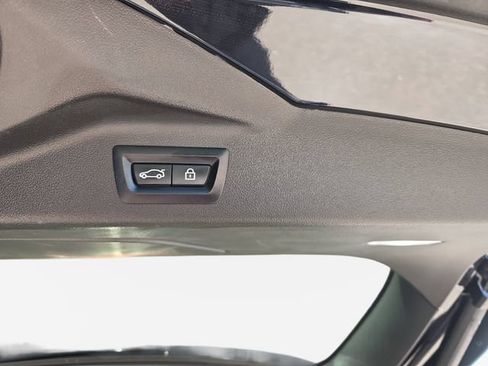 Used 2021 BMW X7 xDrive40i w/ Premium Package AWD/4WD image 17