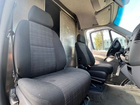 Used 2018 Mercedes-Benz Sprinter 2500 image 15