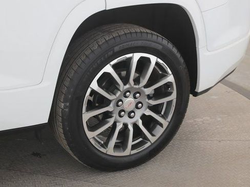 Used 2023 GMC Acadia Denali w/ Denali Ultimate Package image 14