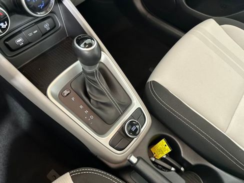 Certified 2024 Hyundai Venue SEL image 20