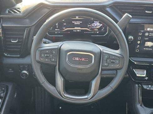 Used 2025 GMC Sierra 2500 AT4 AWD/4WD image 15
