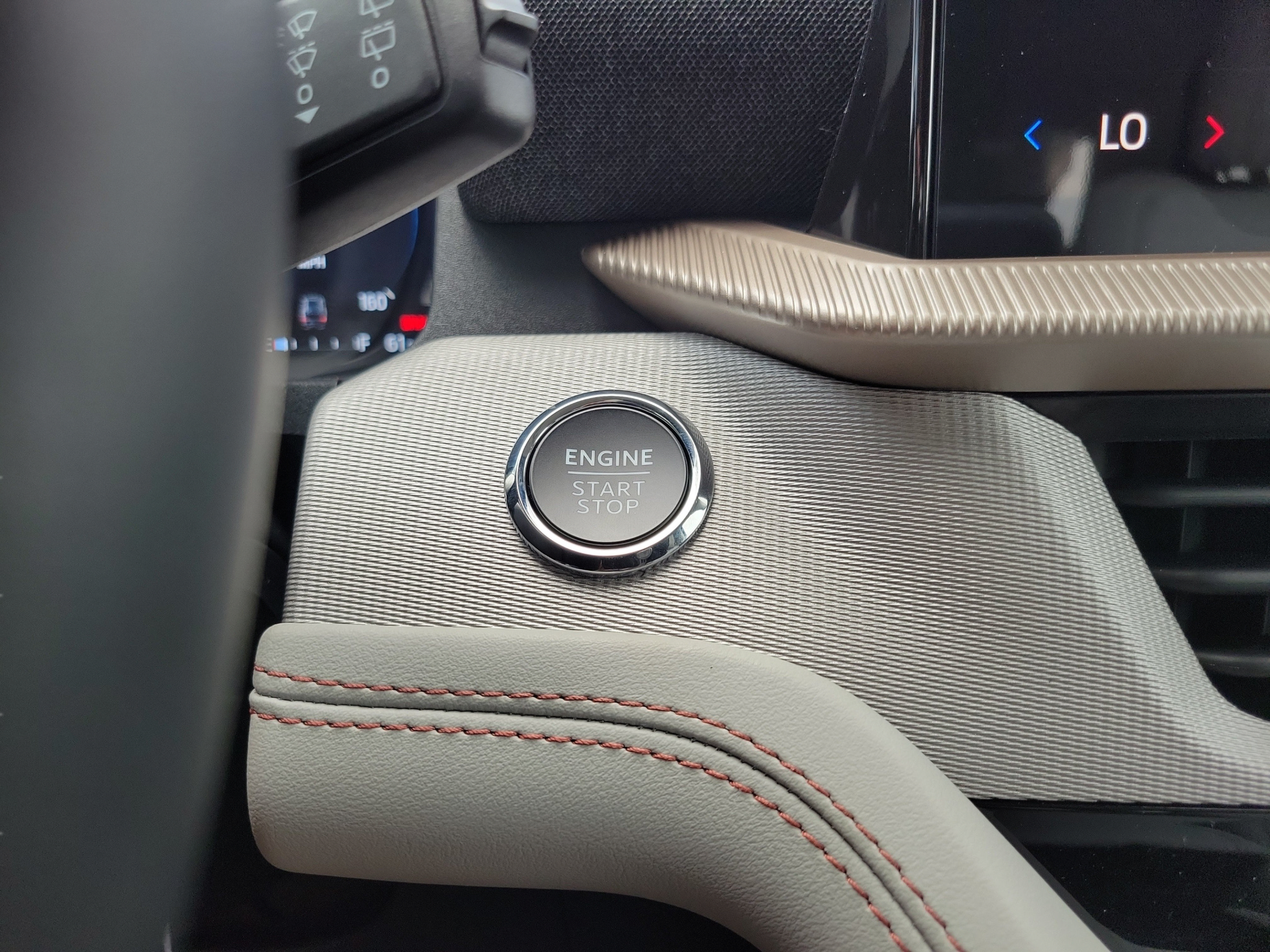 New 2026 Ford Explorer Active w/ Active Comfort Package RWD image 26