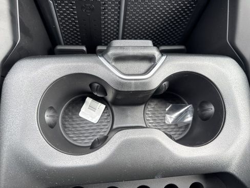 New 2026 RAM 1500 4x4 Crew Cab image 27