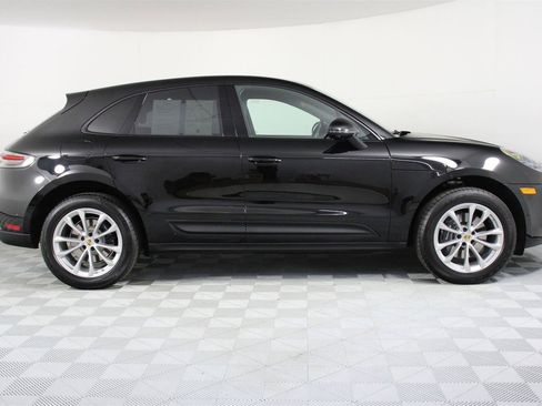 Used 2025 Porsche Macan image 8