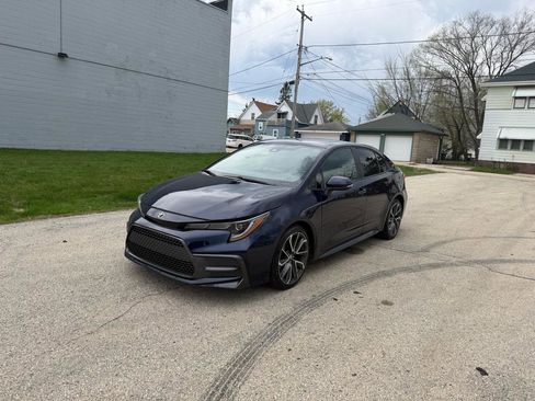 Used 2020 Toyota Corolla SE w/ SE Premium Package image 3