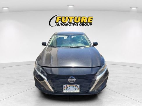 Used 2023 Nissan Altima 2.5 SV FWD image 2