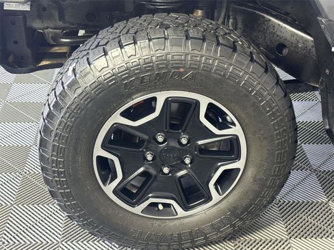 Used 2016 Jeep Wrangler Unlimited Rubicon AWD/4WD image 12