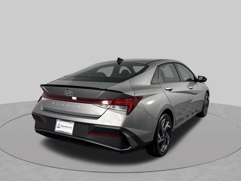 Used 2025 Hyundai Elantra SEL FWD image 14