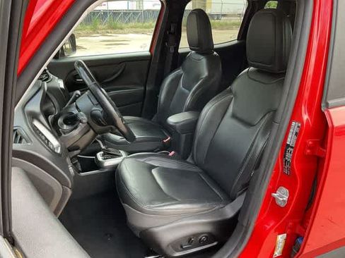 Used 2018 Jeep Renegade Limited FWD image 13
