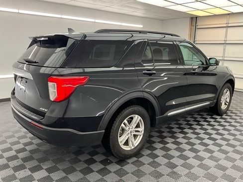 Used 2023 Ford Explorer XLT AWD/4WD image 22
