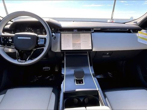 New 2026 Land Rover Range Rover Velar Dynamic SE image 5