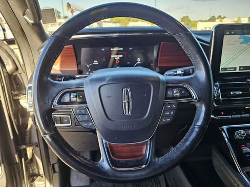 Used 2021 Lincoln Navigator Reserve w/ Luxury Package image 24