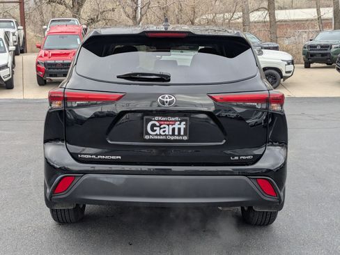 Used 2023 Toyota Highlander LE image 7