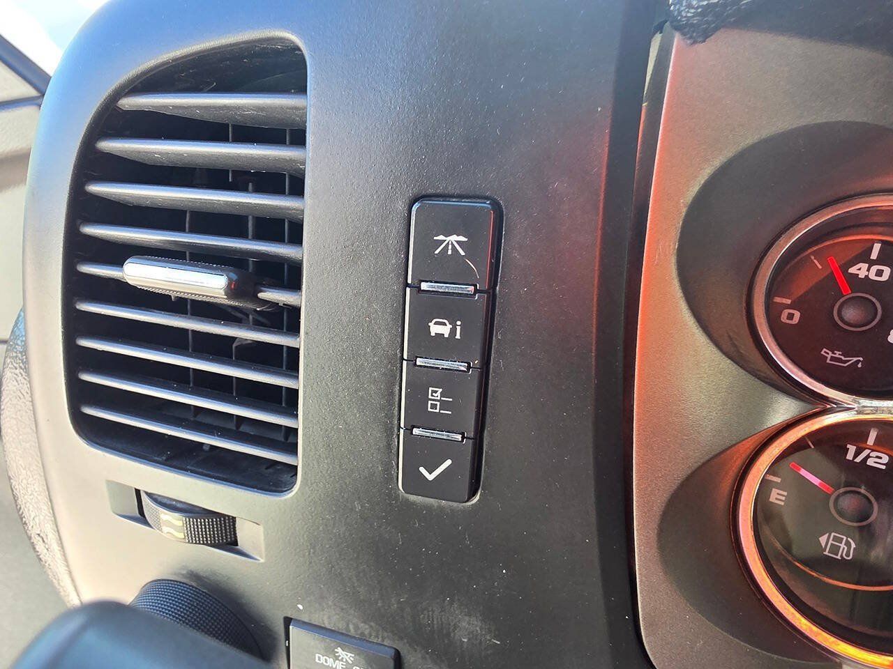 Used 2011 Chevrolet Silverado 1500 LT w/ All-Star Edition RWD image 40