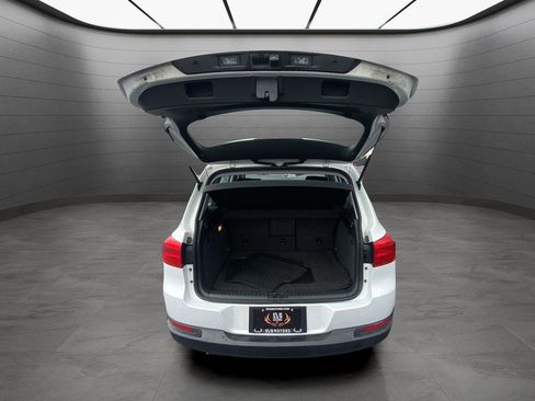 Used 2017 Volkswagen Tiguan S image 22