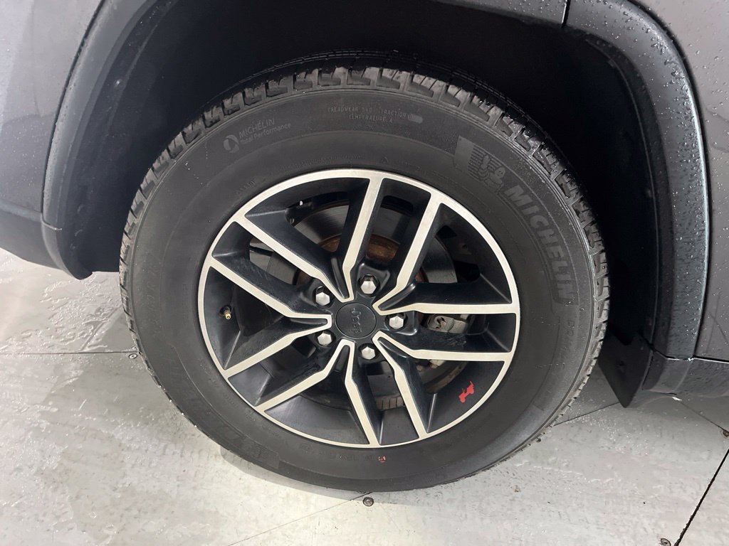 Used 2019 Jeep Grand Cherokee Trailhawk w/ Trailhawk Luxury Group AWD/4WD image 11