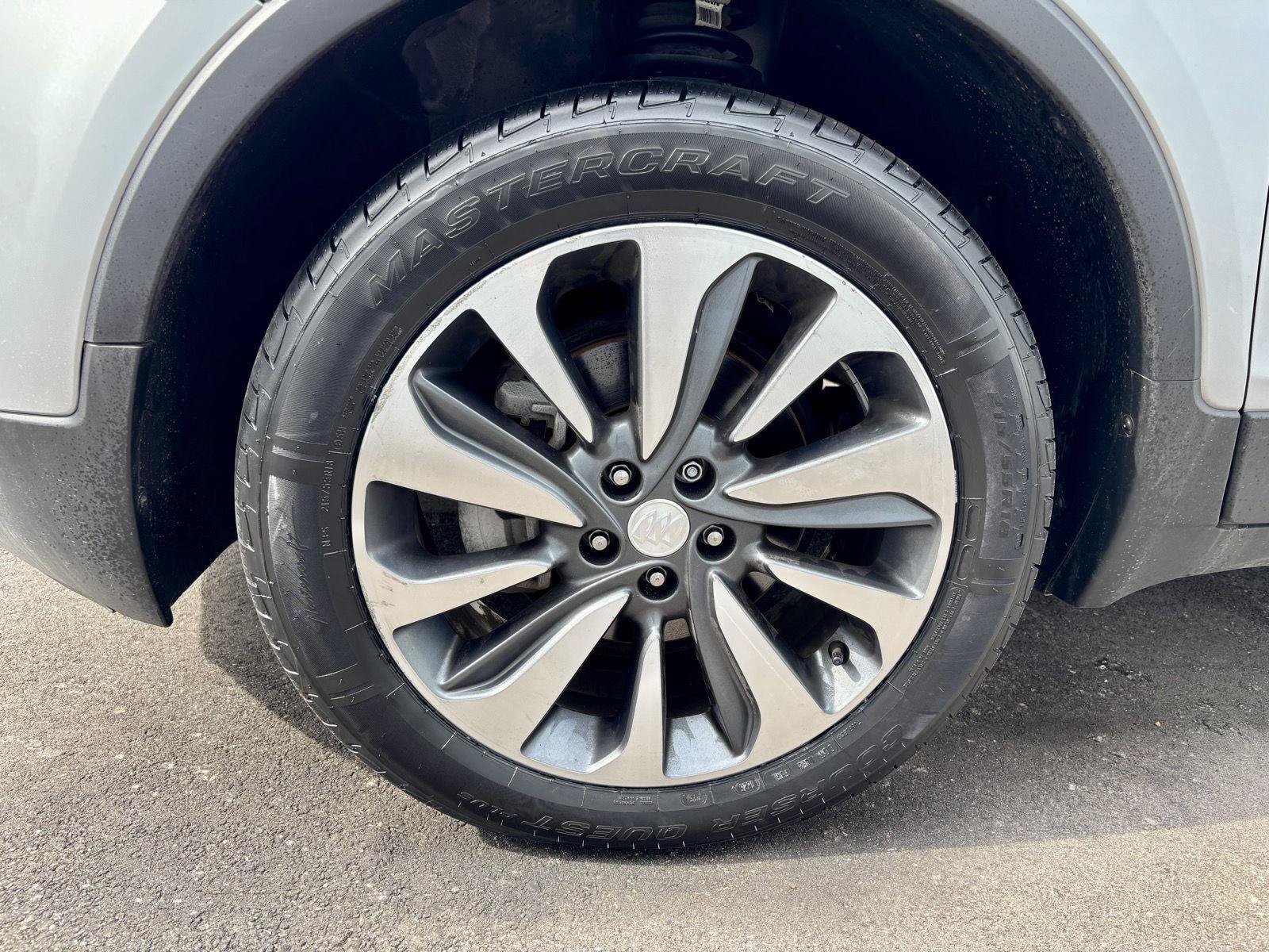 Used 2020 Buick Encore Essence AWD/4WD image 19
