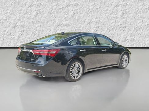 Used 2016 Toyota Avalon Limited FWD image 3