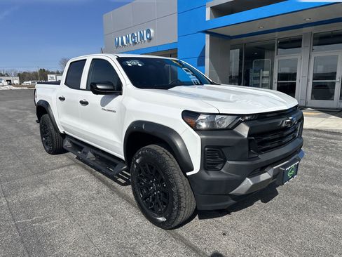 Certified 2023 Chevrolet Colorado Trail Boss w/ Technology Package AWD/4WD image 2