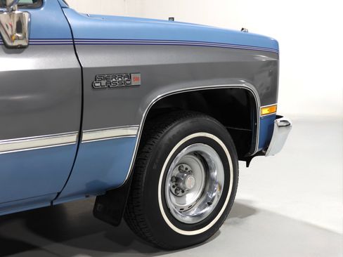 Used 1987 GMC Suburban 2WD image 53