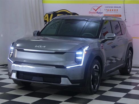 Used 2024 Kia EV9 Wind AWD/4WD image 5