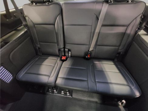 Used 2025 GMC Yukon XL Denali AWD/4WD image 24