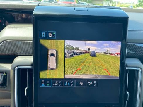 New 2026 GMC Yukon Elevation w/ Elevation Premium Package AWD/4WD image 13