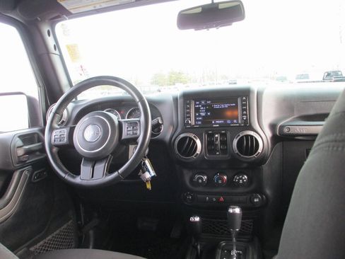 Used 2018 Jeep Wrangler Unlimited Sport S image 17