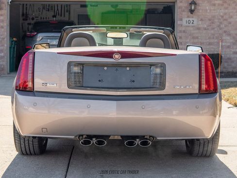 Used 2004 Cadillac XLR image 7