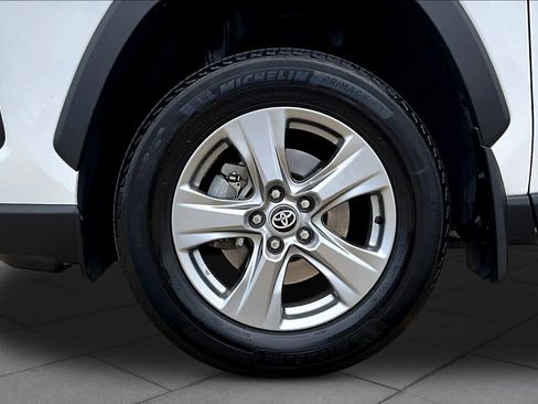 Used 2024 Toyota RAV4 XLE w/ Convenience Package image 11