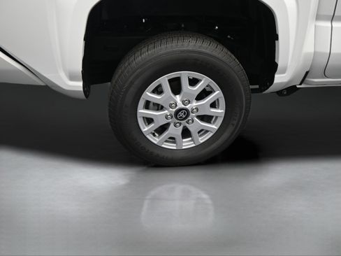 Used 2024 Toyota Tacoma SR5 w/ SR5 Upgrade Package RWD image 36
