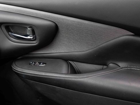 Certified 2024 Nissan Murano SV w/ SV Midnight Edition Package image 15