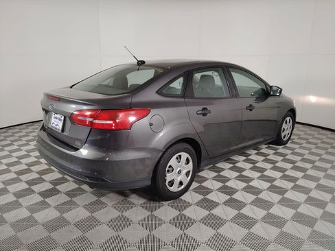 Used 2017 Ford Focus S image 9