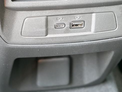 Used 2026 Chevrolet Colorado ZR2 w/ Technology Package AWD/4WD image 13