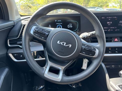 Used 2025 Kia Sportage LX FWD image 27