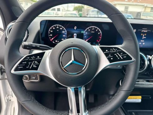 New 2026 Mercedes-Benz GLB 250 image 10