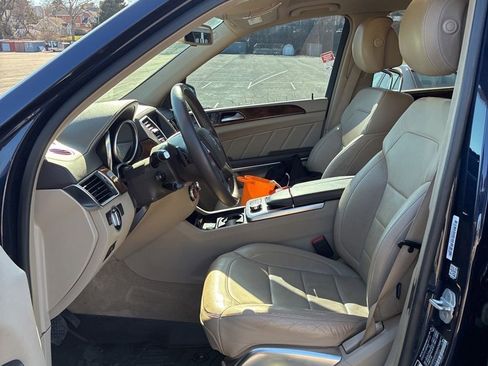 Used 2015 Mercedes-Benz GL 550 4MATIC image 7