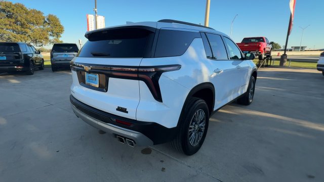 Used 2026 Chevrolet Traverse LT w/ Driver Confidence Package FWD image 8