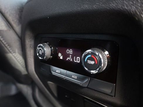 Used 2024 Chevrolet Traverse Z71 image 29