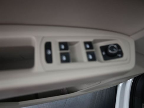 Used 2018 Volkswagen Atlas SEL FWD image 14