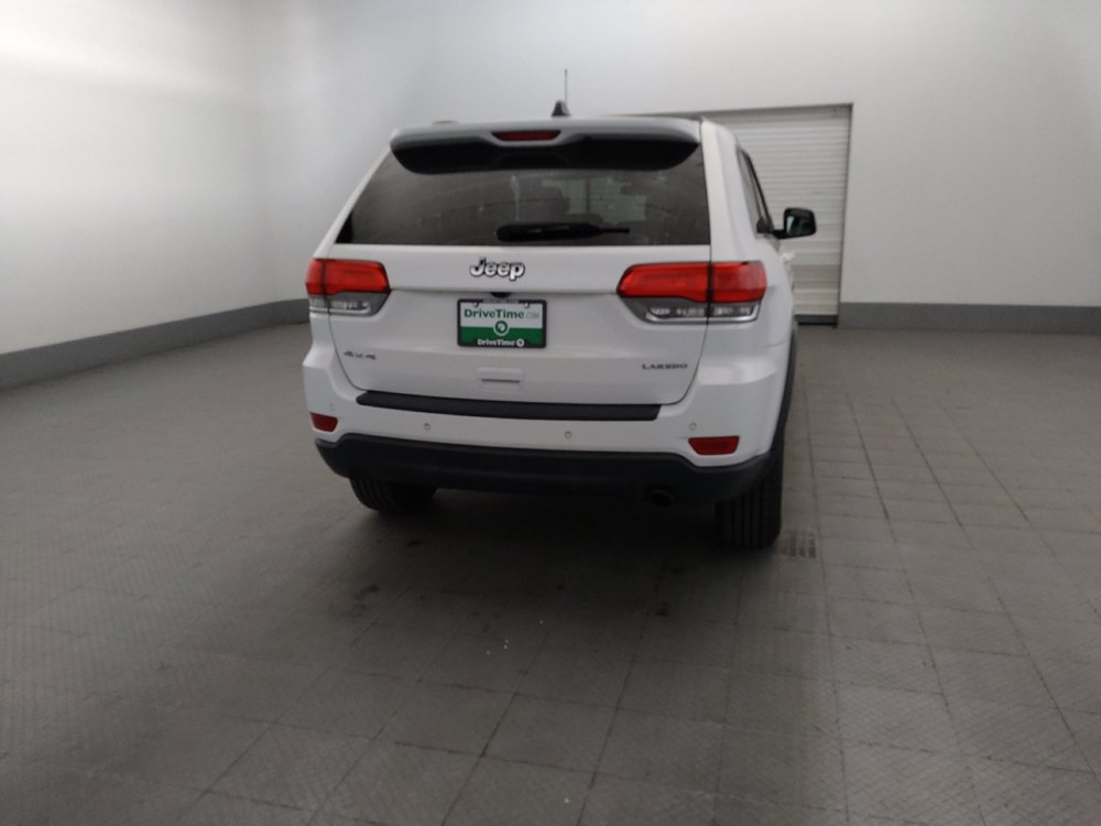 Used 2018 Jeep Grand Cherokee Laredo AWD/4WD image 7