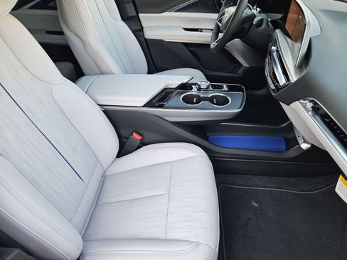 New 2025 Cadillac Lyriq Sport AWD/4WD image 15