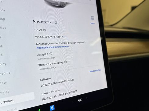 Used 2023 Tesla Model 3 Standard Range image 9