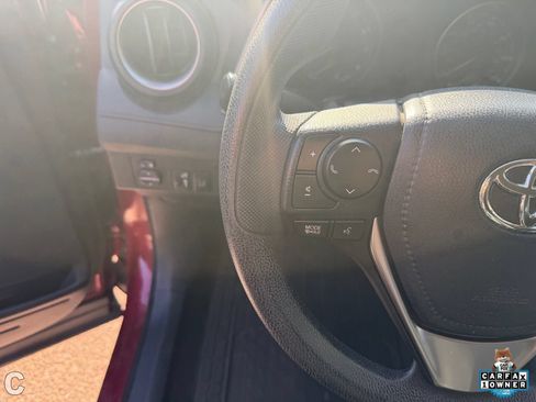 Used 2018 Toyota RAV4 LE w/ Carpet Mat Package AWD/4WD image 18